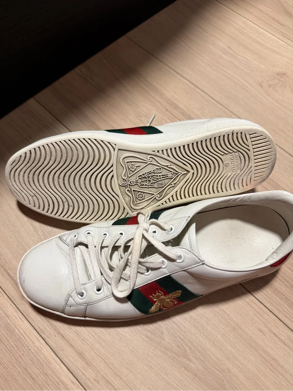 Gucci White Leather Sneakers with Green and Red Web and Gold Bee